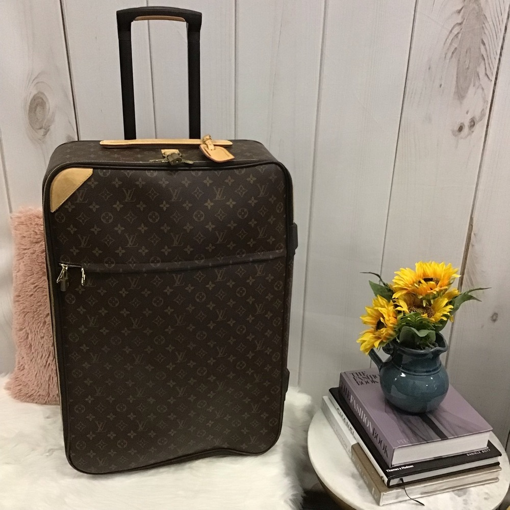 Louis Vuitton Pegase 70 - Picture 1 of 13